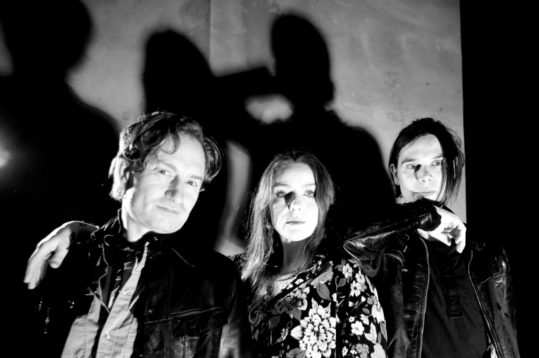 Fremmand rocker med Black Rebel Motorcycle Club